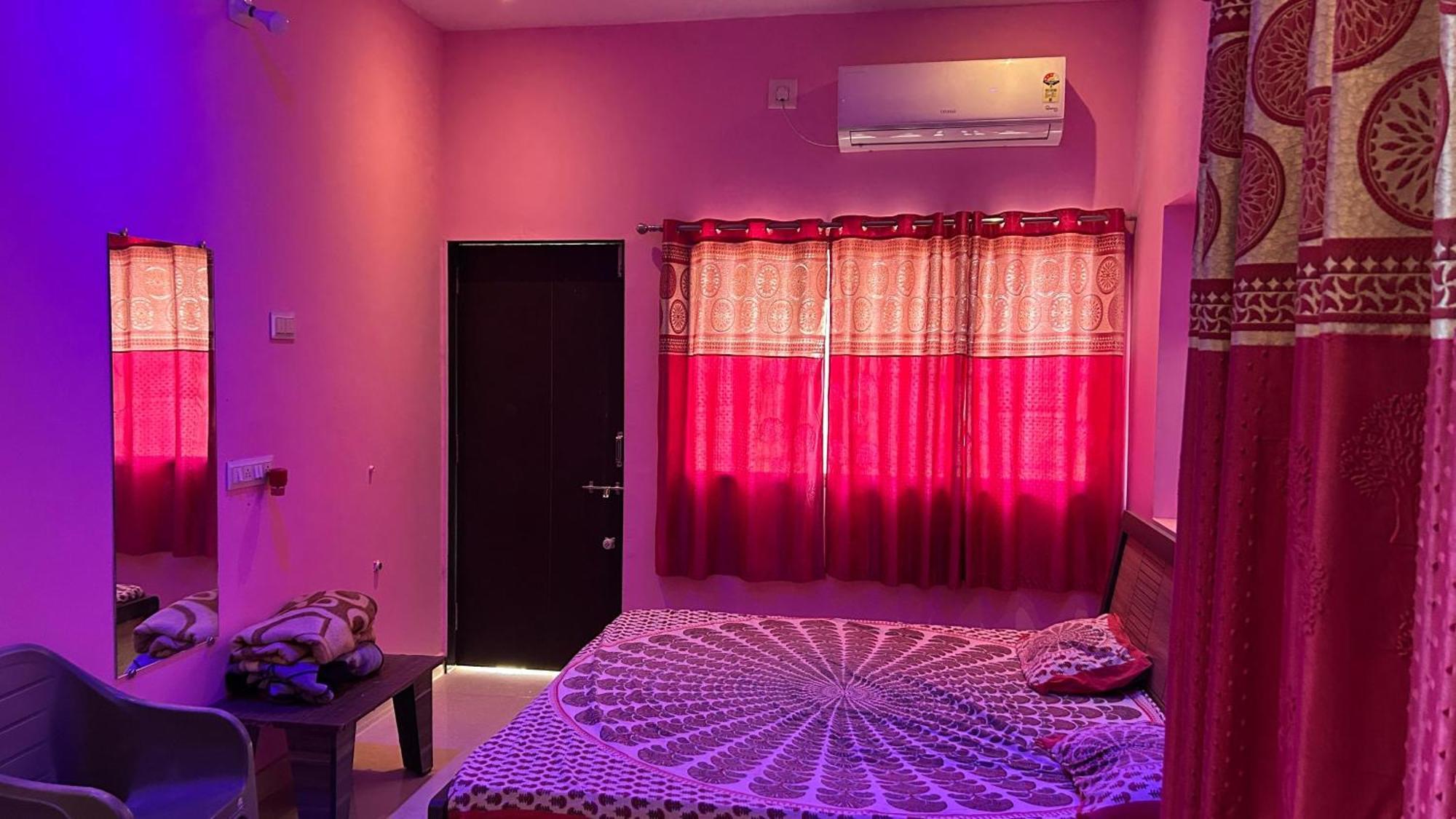 Dwarka Home Stay 2 Only Family Exterior foto